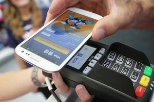 El pago a través de móvil ya es una realidad pero, en cambio, continúa teniendo una baja utilización en los puntos de venta (FOTO: www.mihabitaciongeek.com).