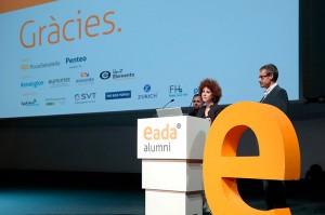 Eva García, directora de EADA Alumni, acompañada por los profesores de EADA Ramon Costa (derecha) y Lluís Rosés (izquierda).