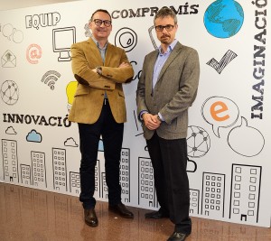 Los profesores de EADA Marco A. Peña (izquierda) y Ramon Costa (derecha) analizan las habilidades digitales que necesitan los directivos para liderar la transformación digital de sus empresas.
