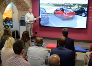 Mourge, profesor del Automobile Retail Innovation Programme de EADA, analizó el impacto de las nuevas tecnologías en el sector de la automoción.